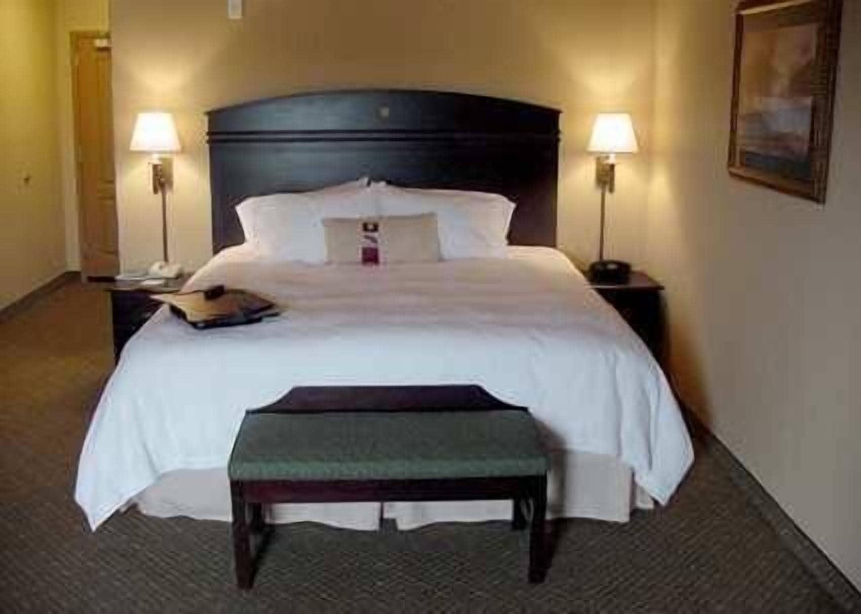 Hampton Inn & Suites Fredericksburg Bagian luar foto