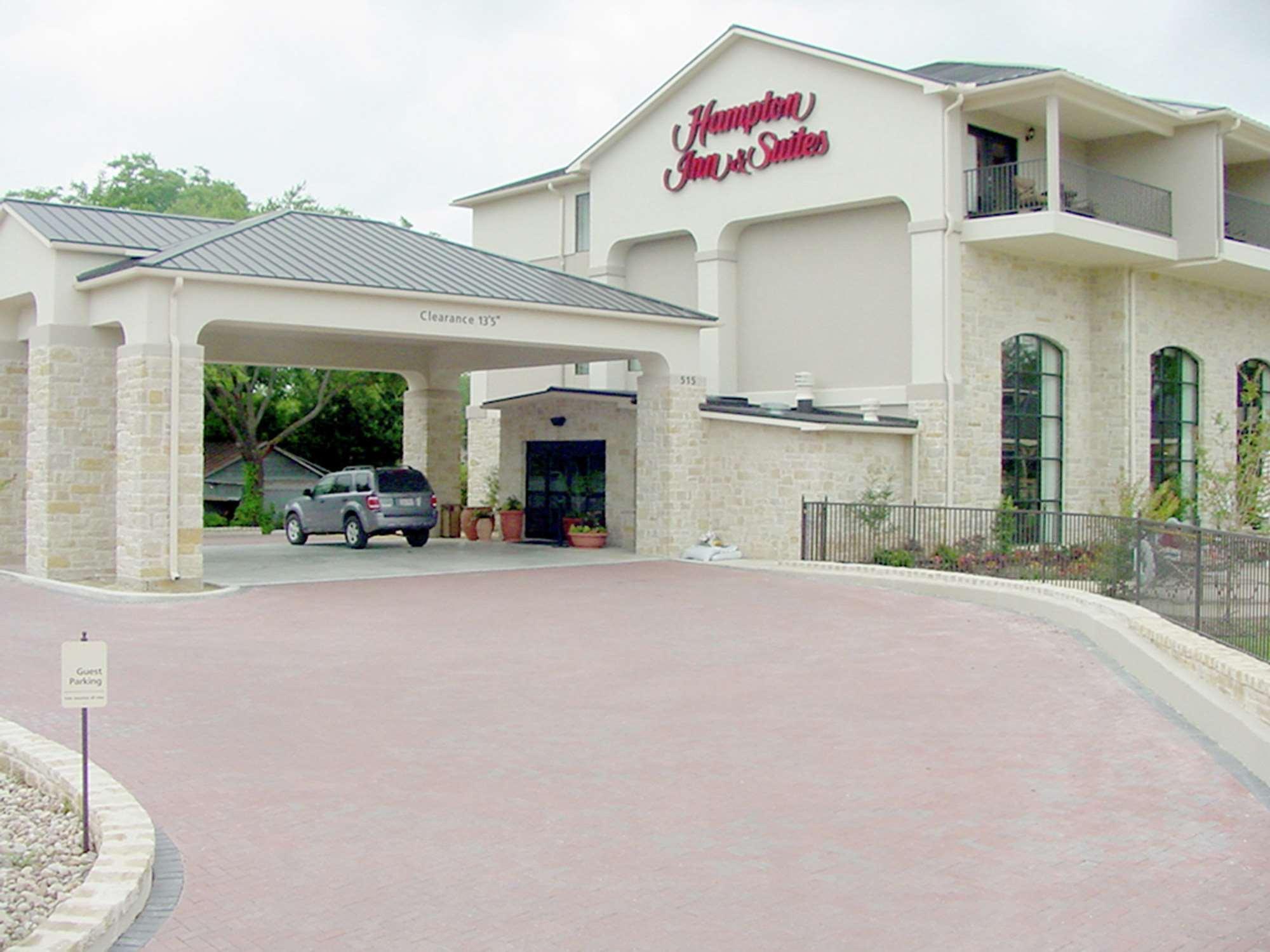 Hampton Inn & Suites Fredericksburg Bagian luar foto