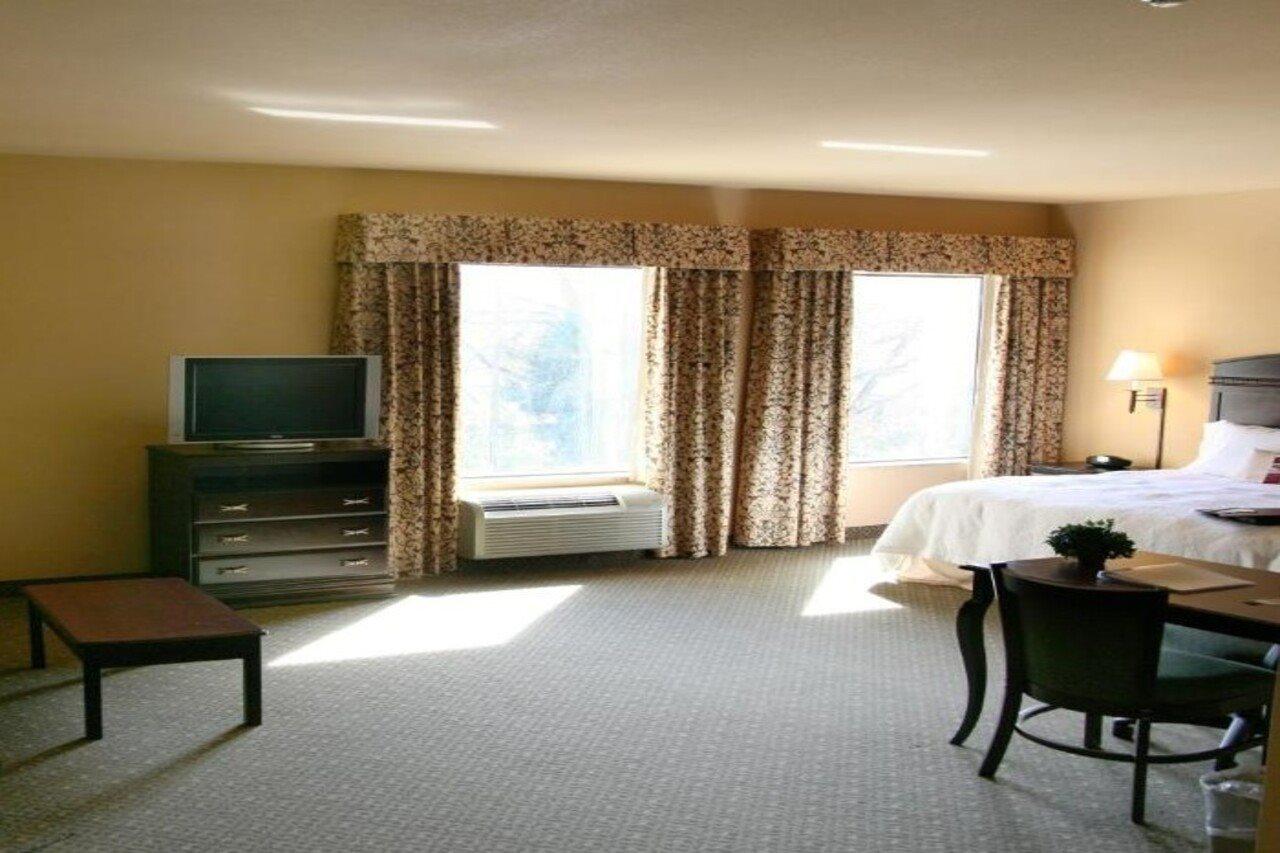 Hampton Inn & Suites Fredericksburg Bagian luar foto