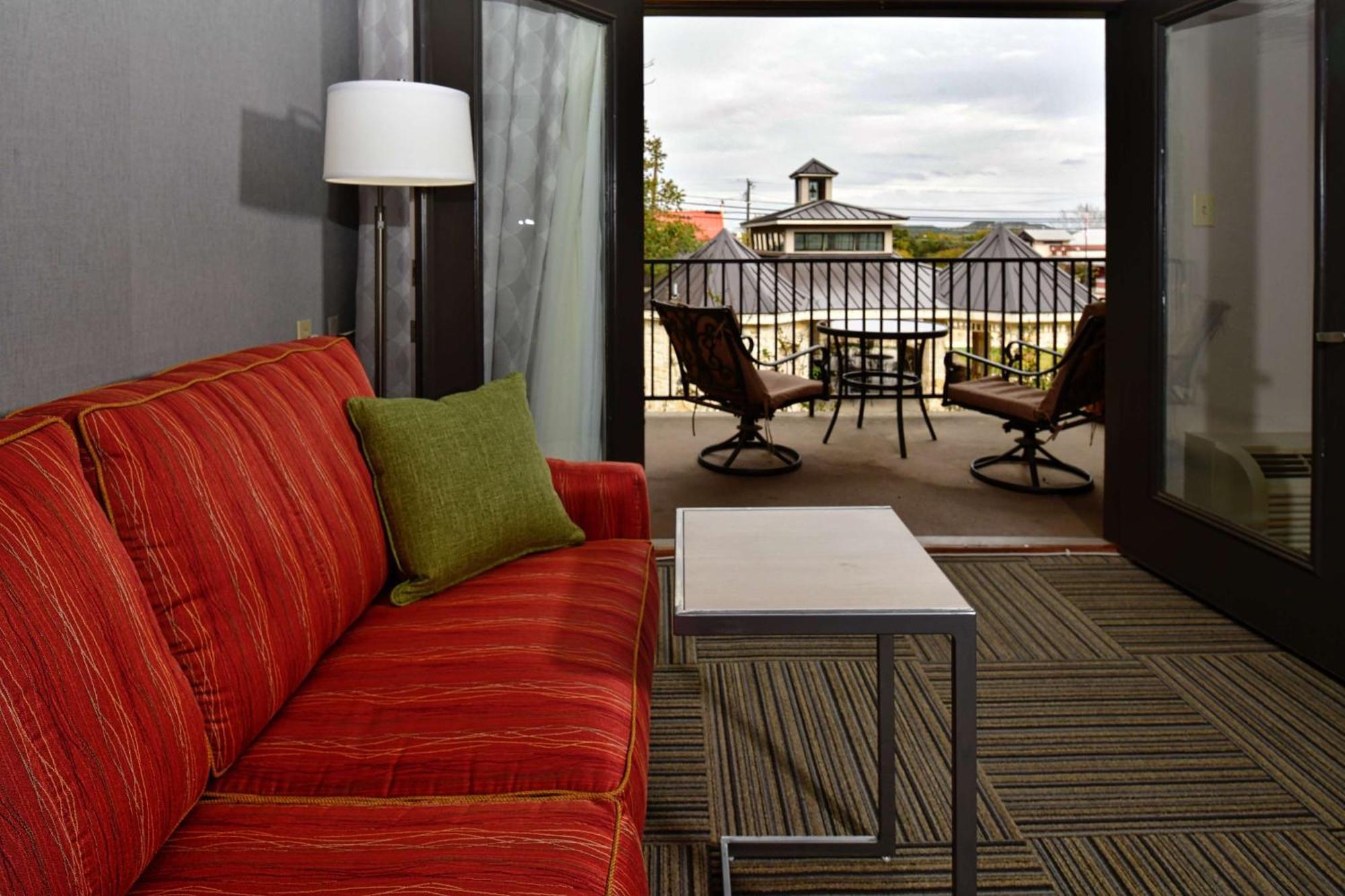 Hampton Inn & Suites Fredericksburg Bagian luar foto