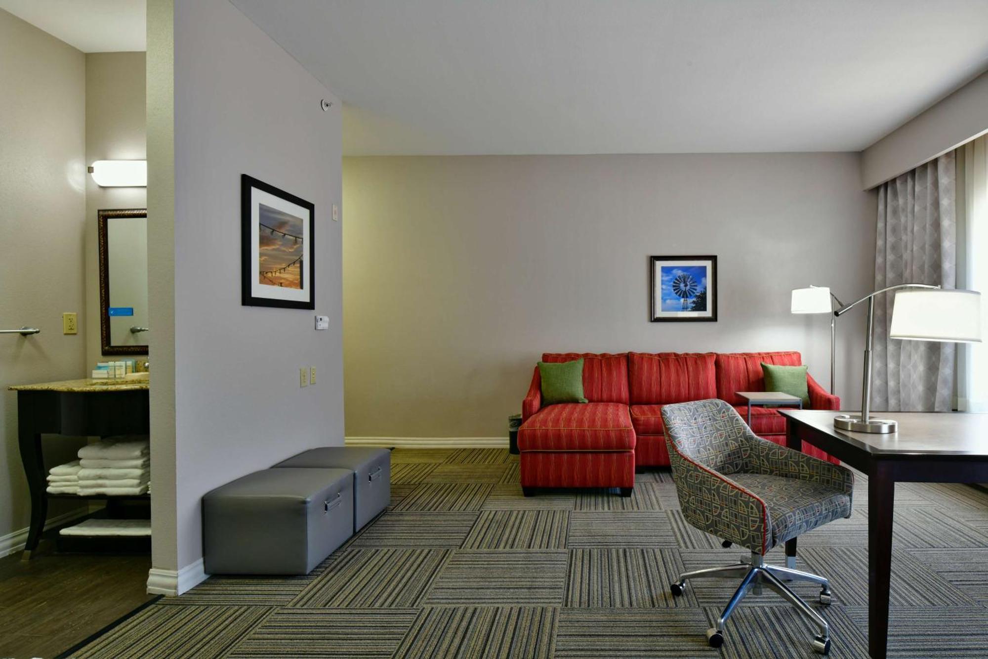 Hampton Inn & Suites Fredericksburg Bagian luar foto