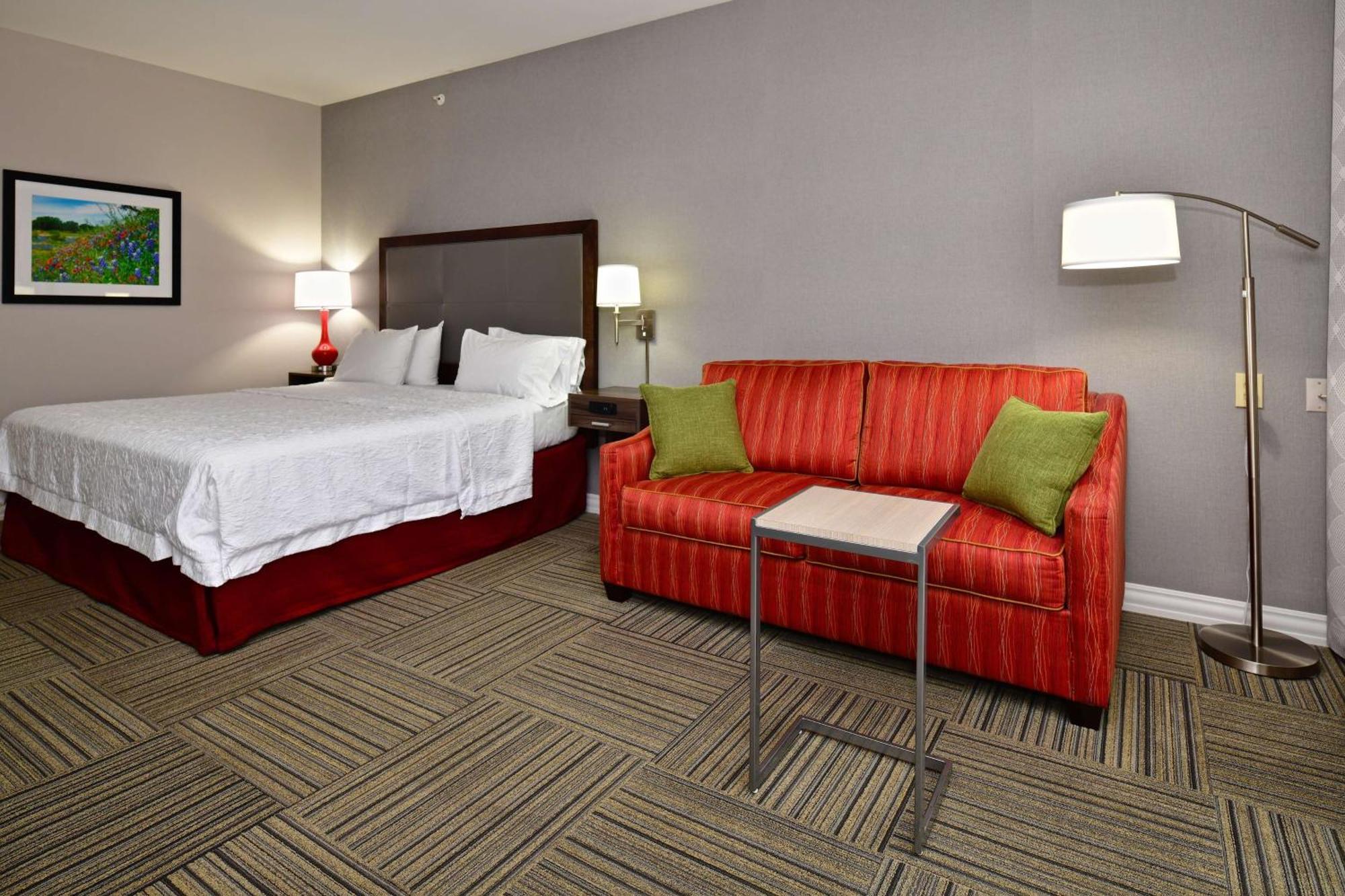 Hampton Inn & Suites Fredericksburg Bagian luar foto
