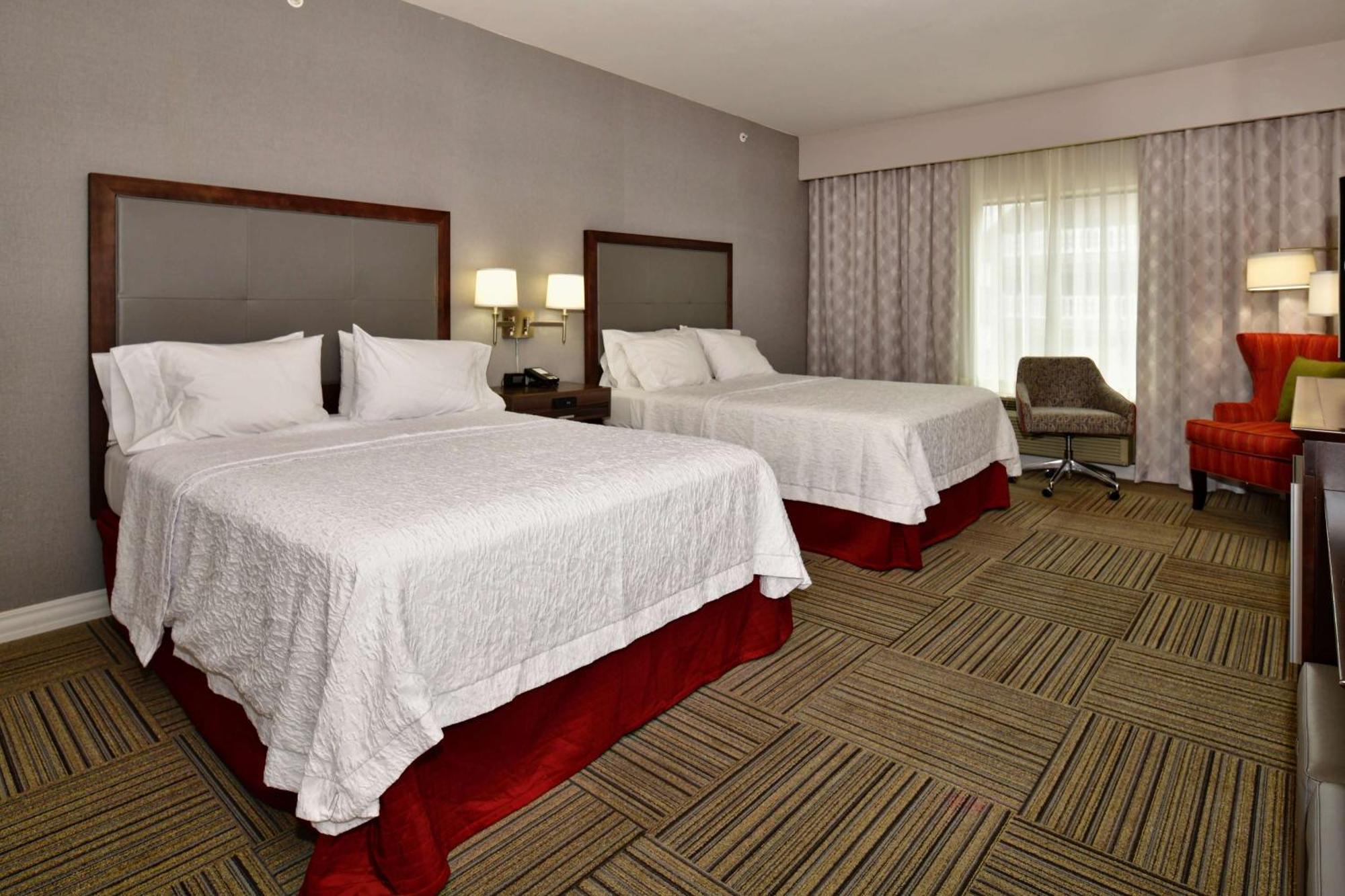 Hampton Inn & Suites Fredericksburg Bagian luar foto